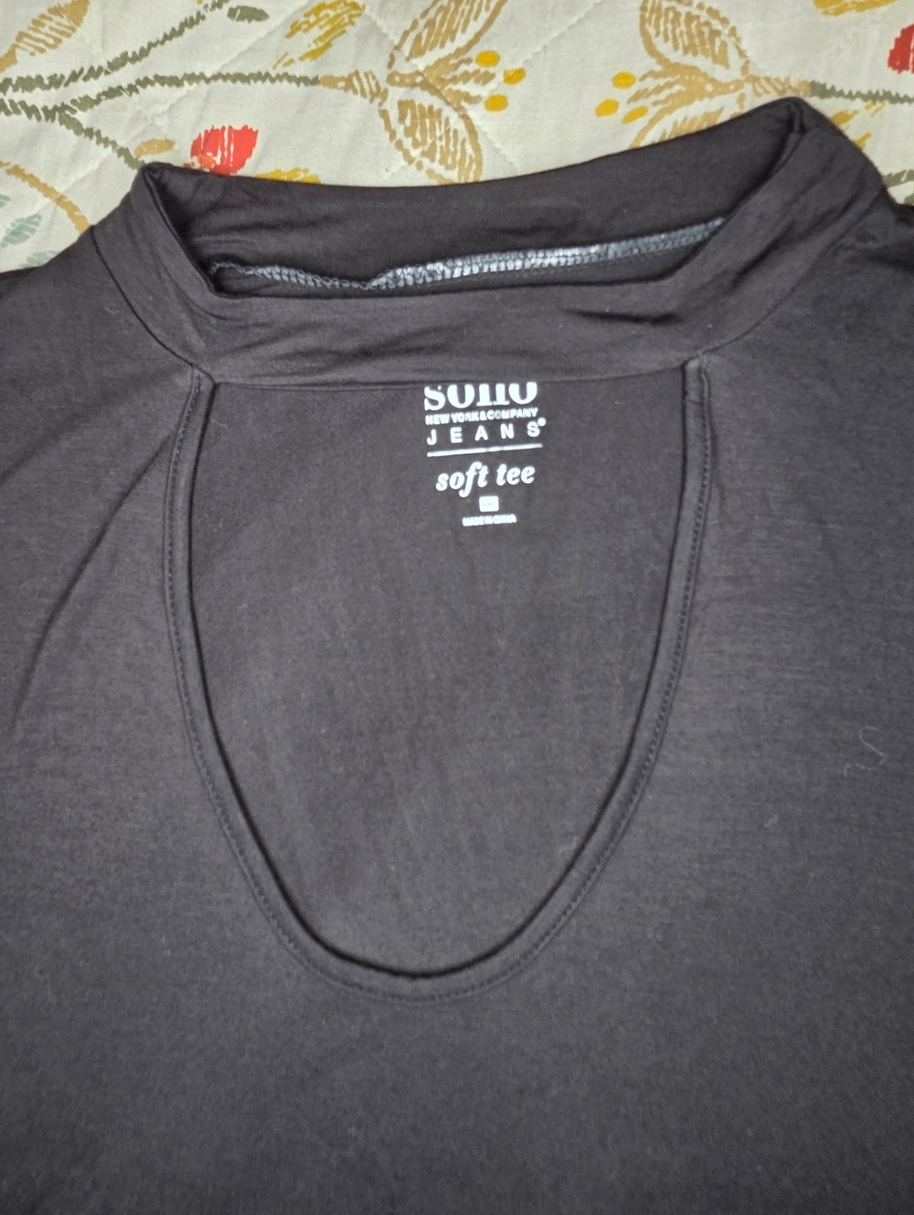 NWT New York & Company black Soho soft tee with neck cutout, size XXL